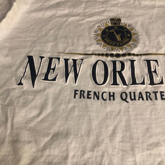 Vintage New Orleans French Quarter T-Shirt in Navy, White, & Gold; sz L - Picture 5 of 8